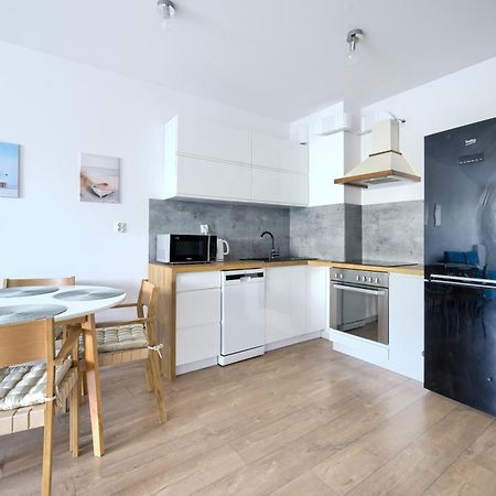 Apartamentyprzymorzu Baltycki Z Miejscem Postojowym I Ogrodkiem Kołobrzeg Buitenkant foto
